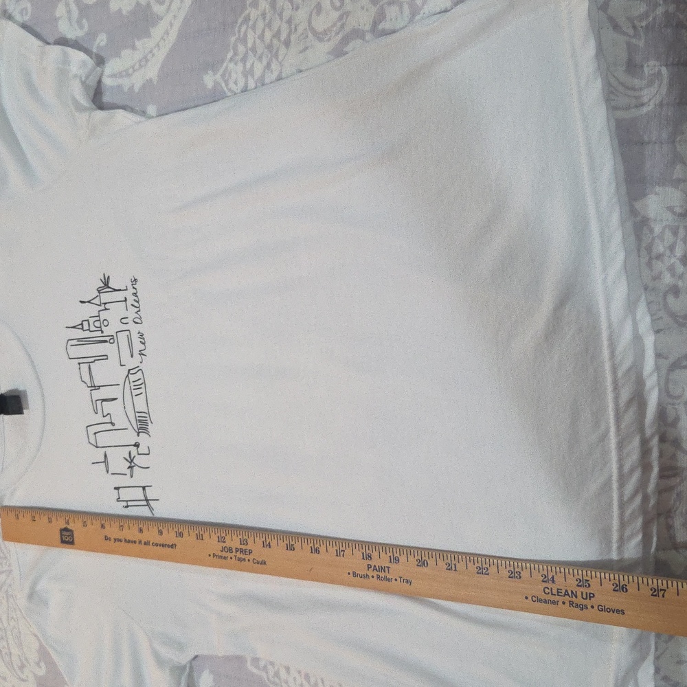 Cool Gildan Softstyle White T-Shirt With New Orleans Skyline/Superdome. - Picture 10 of 13